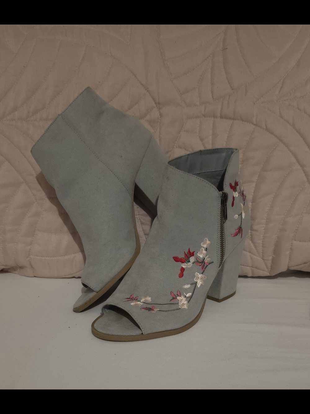 Hippie Laundry Light Blue Gray Floral Embroidered Peep-Toe Ankle Booties
